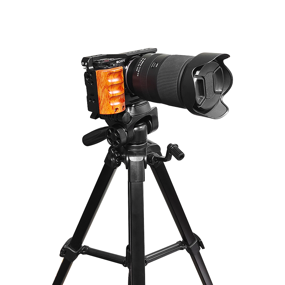 ソニーZV-E10用ケージカメラ、木製ハンドル付きコールドシ - Woodworking Rabbet のレビューと価格